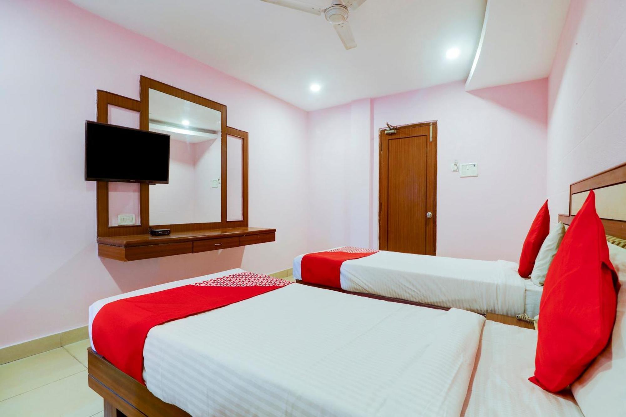 Super Collection O 77115 Vaishnavi Palace Hyderabad Esterno foto