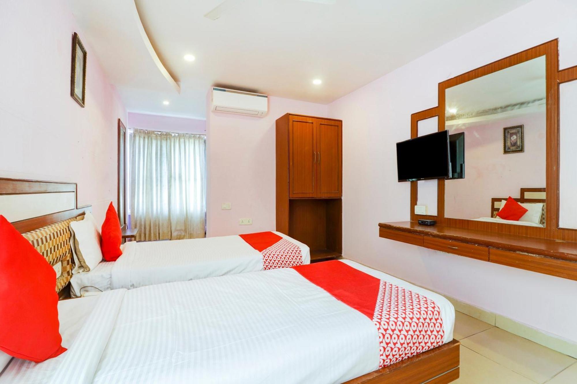 Super Collection O 77115 Vaishnavi Palace Hyderabad Esterno foto