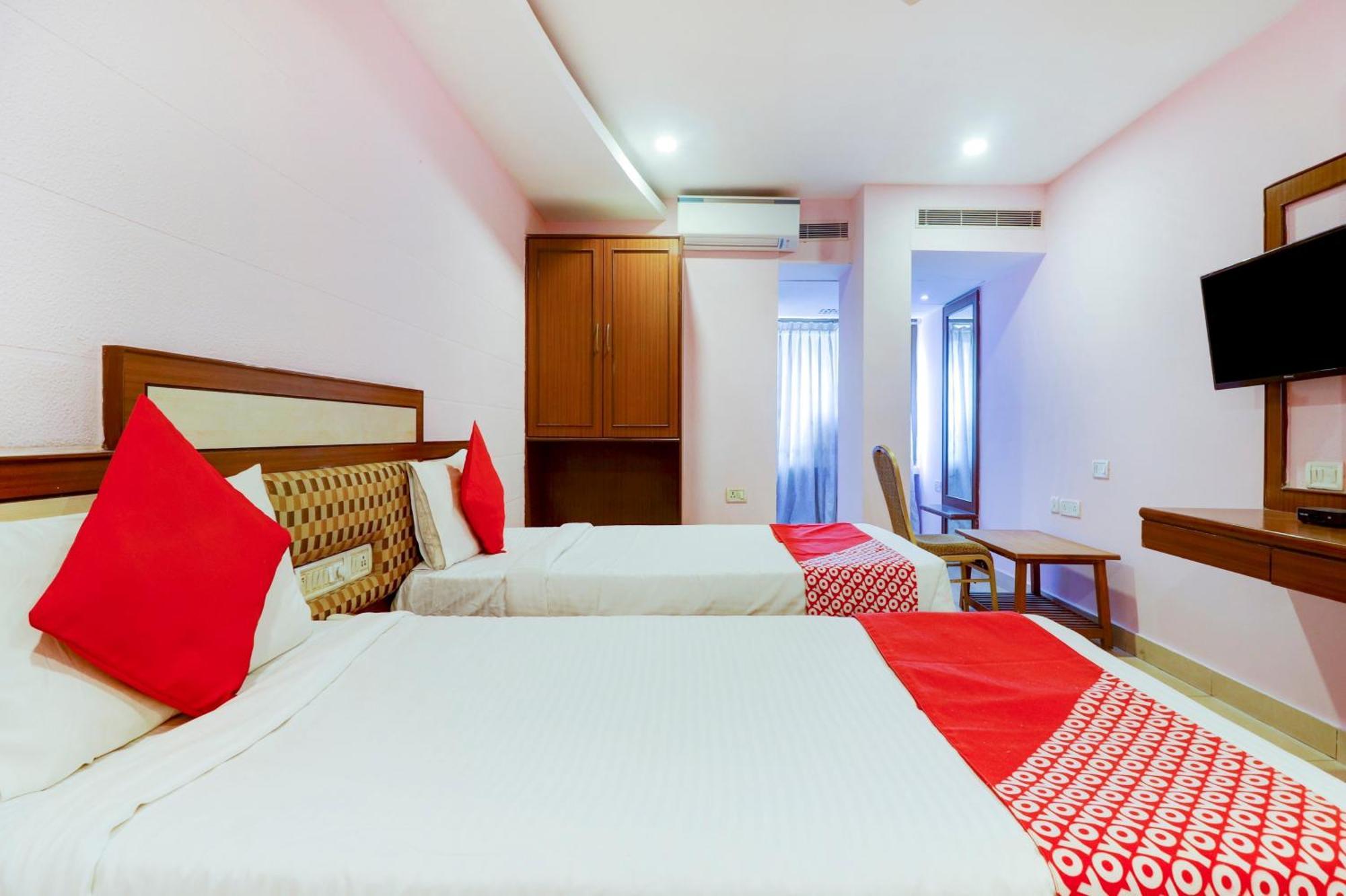 Super Collection O 77115 Vaishnavi Palace Hyderabad Esterno foto