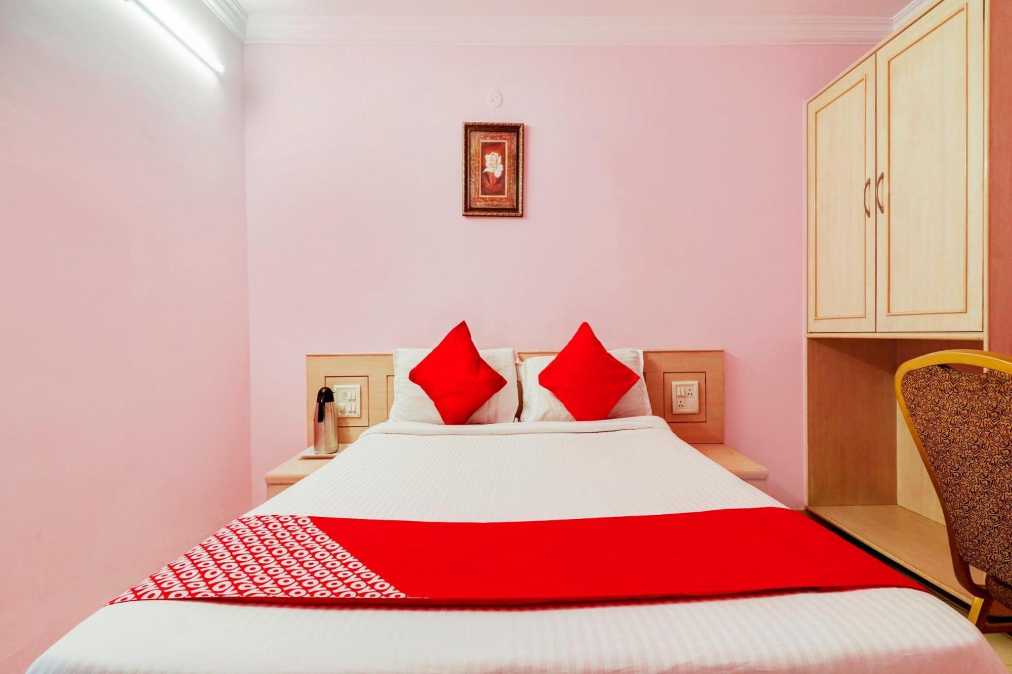 Super Collection O 77115 Vaishnavi Palace Hyderabad Esterno foto