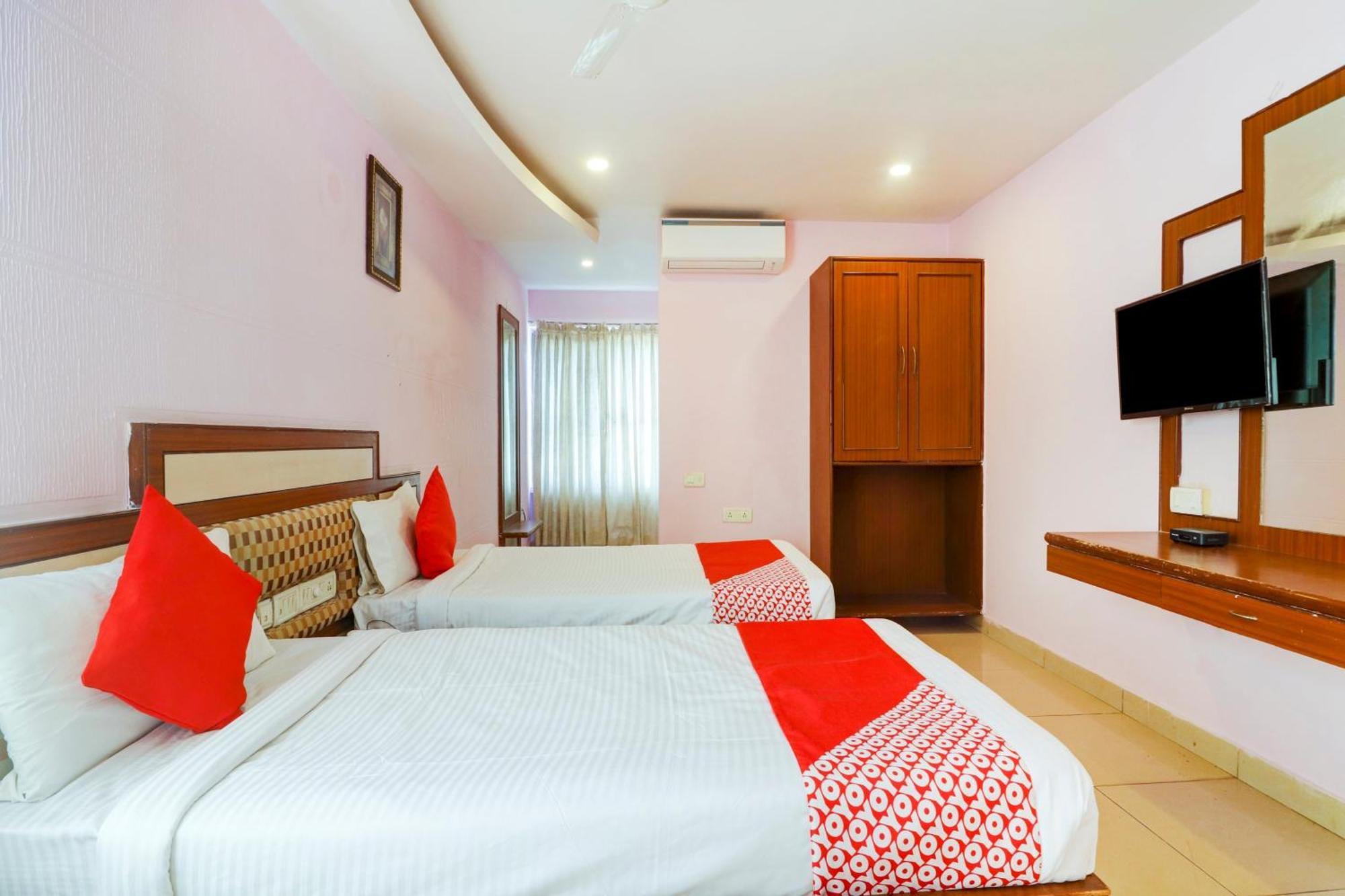 Super Collection O 77115 Vaishnavi Palace Hyderabad Esterno foto