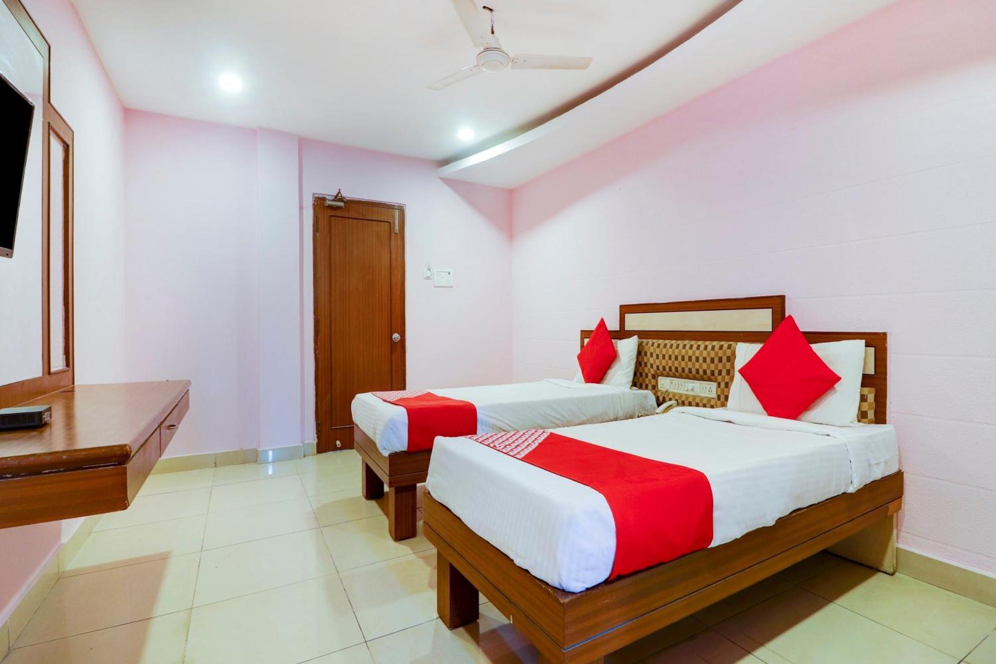 Super Collection O 77115 Vaishnavi Palace Hyderabad Esterno foto